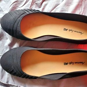 American Eagle black flats size 13